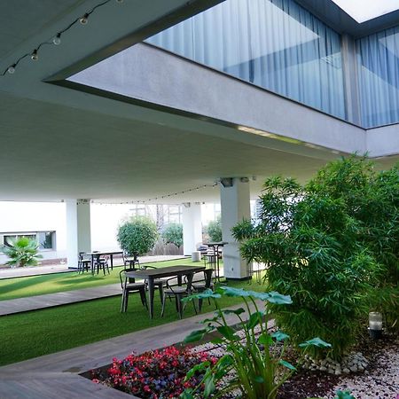 Hotel Villa Odon Villaviciosa de Odon Ngoại thất bức ảnh