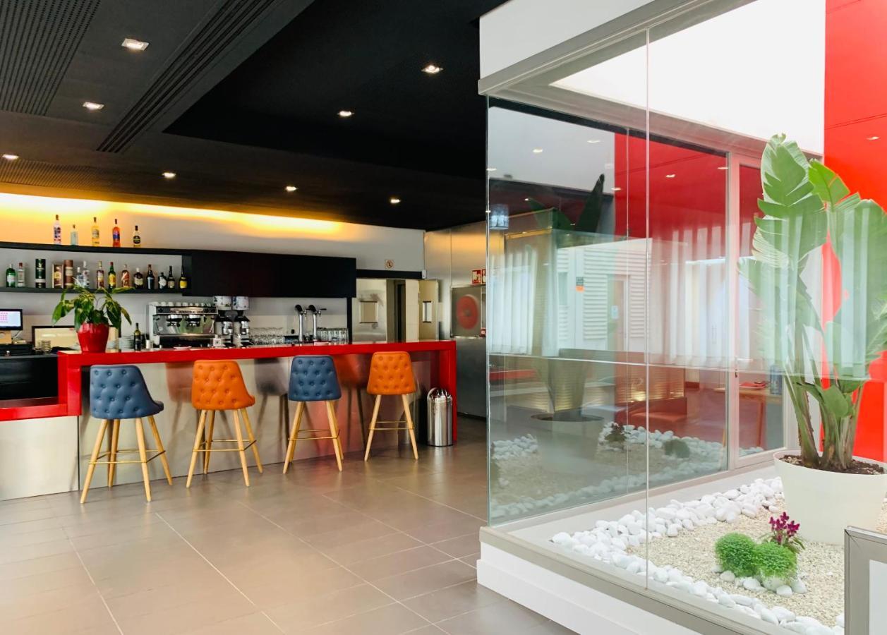 Hotel Villa Odon Villaviciosa de Odon Ngoại thất bức ảnh